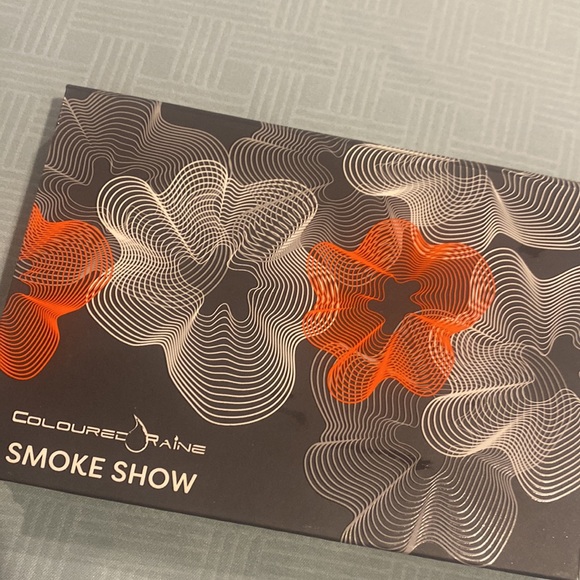 Coloured Raine Smoke Show Eyeshadow Palette - Picture 3 of 3
